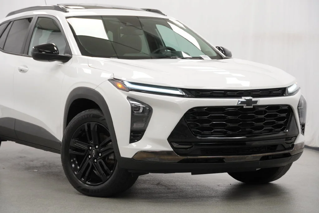 Certified Used 2024 Summit White Chevrolet ACTIV image 10