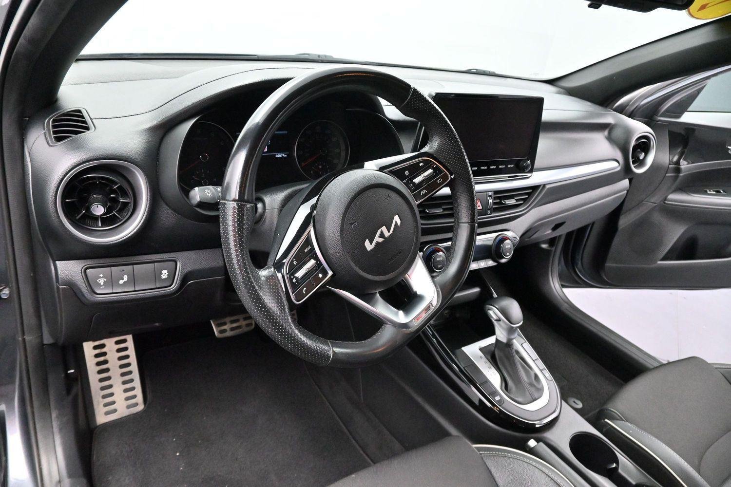 Used 2022 Gravity Gray Kia GT-Line image 14