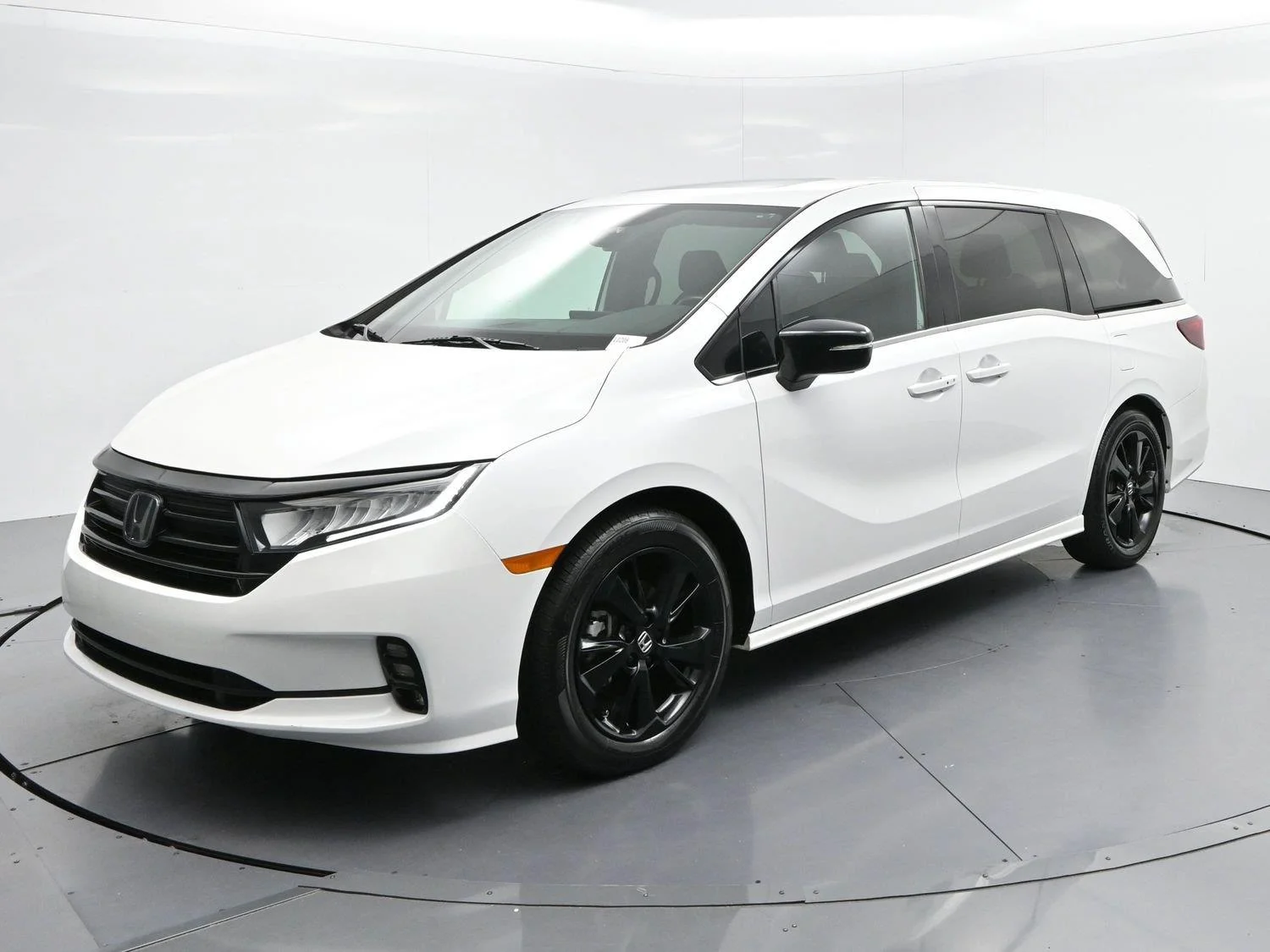 Used 2024 White Honda Sport image 3