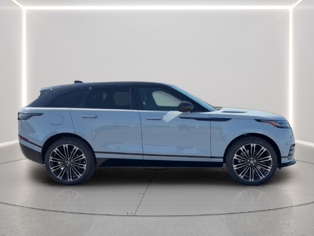 New 2026 Arroios Grey Land Rover  image 4