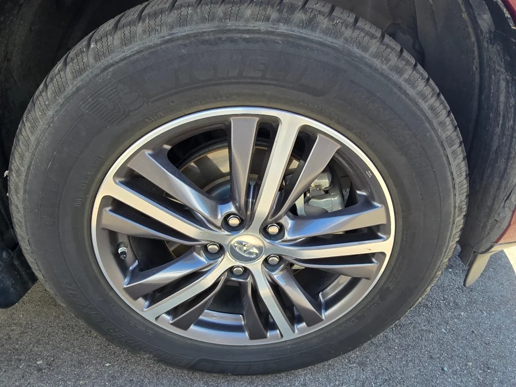 Used 2019 Deep Bordeaux INFINITI LUXE image 8