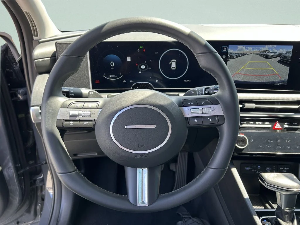 Used 2025 Gray Hyundai SEL Convenience image 34