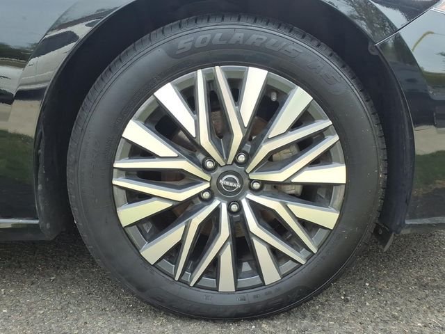Used 2024 Black Nissan 2.5 SV image 10