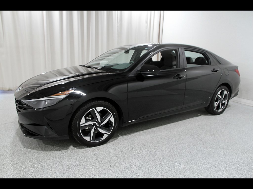 Certified Used 2023 Onyx Black Hyundai SEL image 3