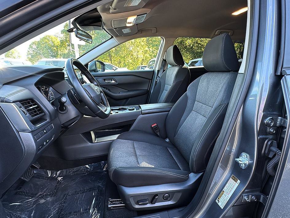 Used 2025 Gun Metallic Nissan SV image 14