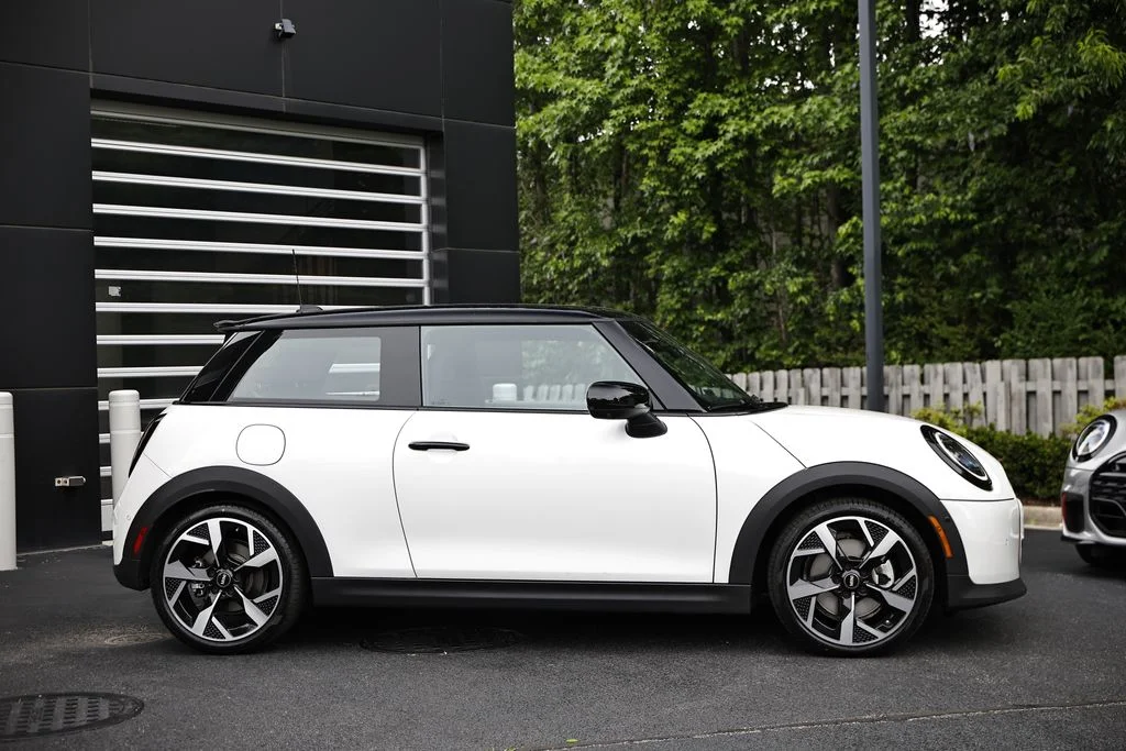 Used 2025 Nanuq White Metallic MINI Iconic image 4