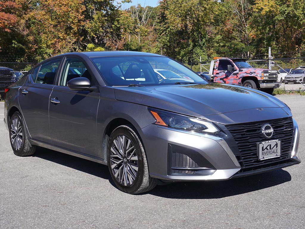 Used 2024 Nissan Altima SV with VIN 1N4BL4DW6RN435326 for sale in Riverdale, NJ