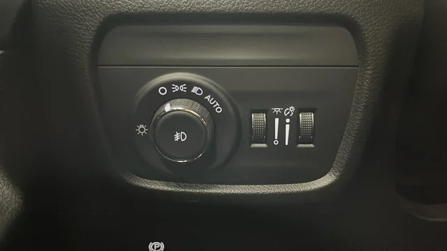 Used 2023 Gray Metallic Jeep Limited image 31