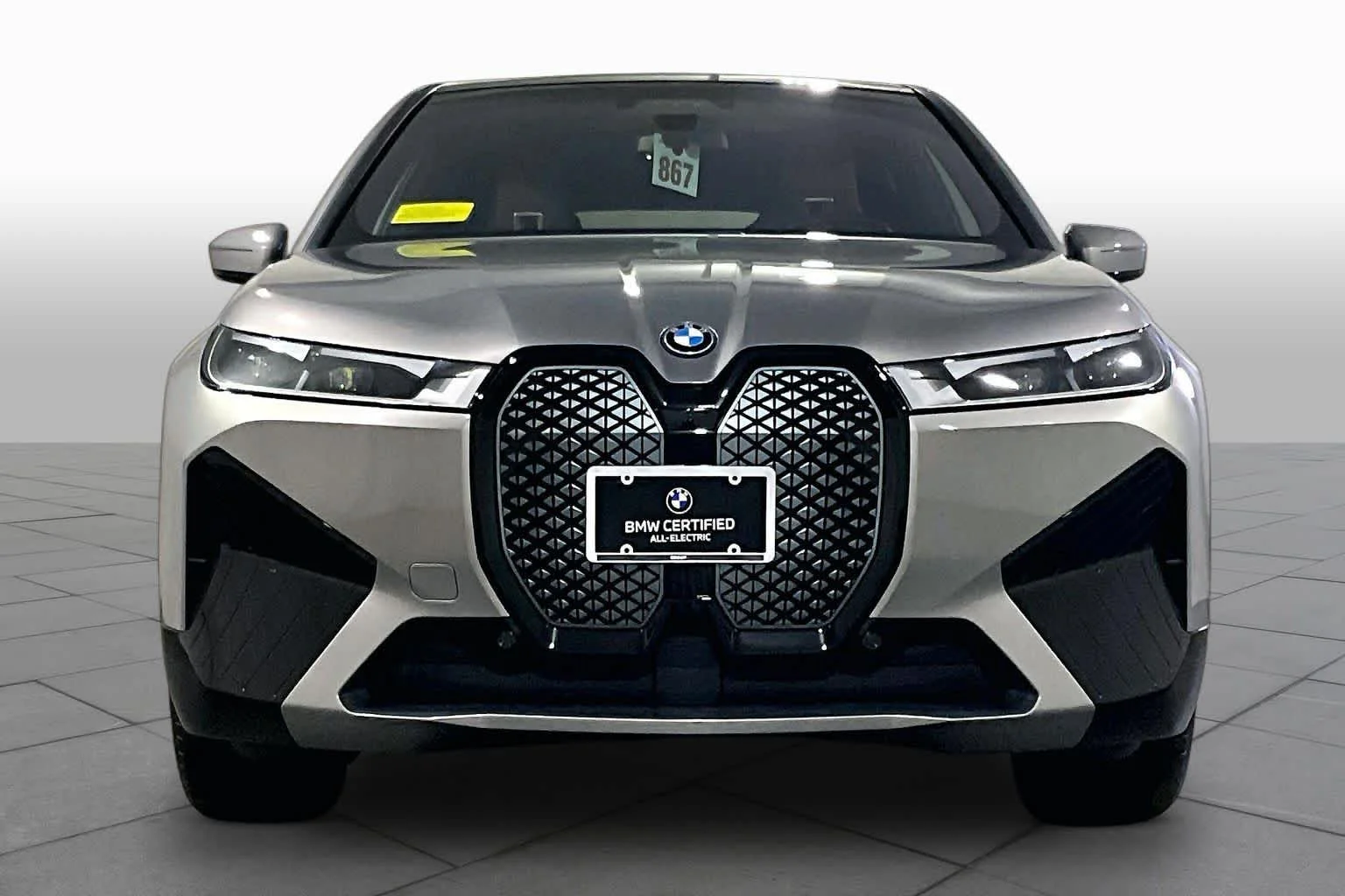 Used 2024 Oxide Grey Metallic BMW xDrive50 image 3