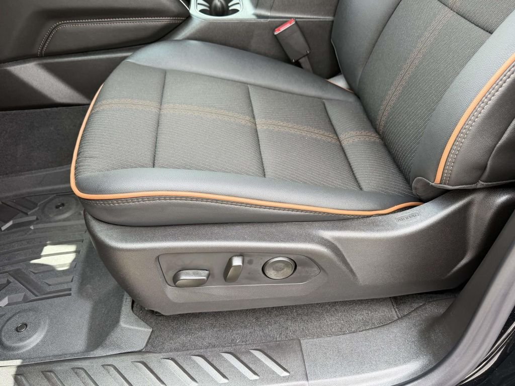 2026 GMC Canyon AT4 - Photo 17