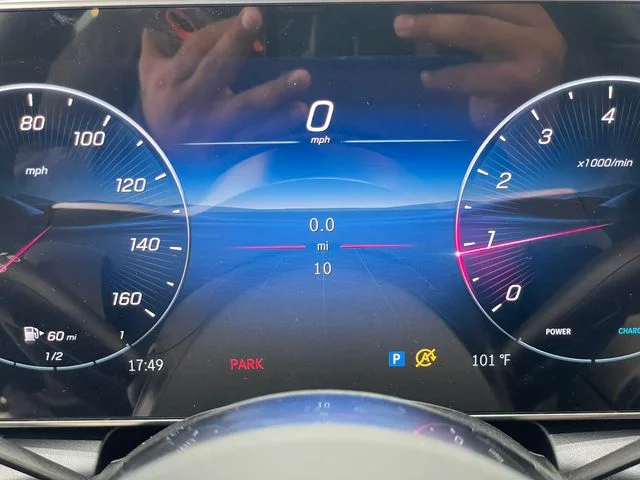 New 2027 Beige Mercedes-Benz GLC 300 image 2