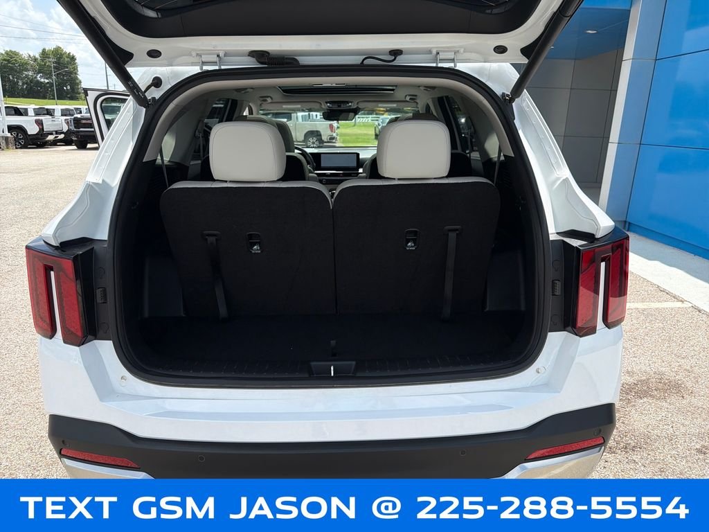 Used 2025 White Kia SX image 35