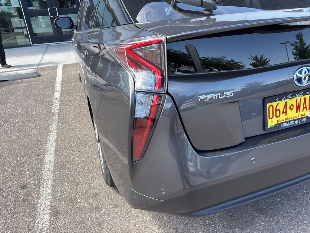 Used 2018 Gray Toyota Two image 22
