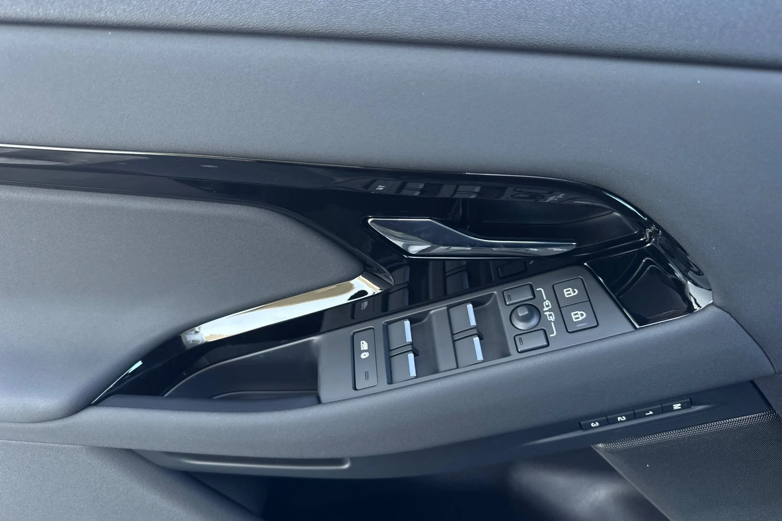 2026 Land Rover Range Rover Evoque Dynamic SE - Photo 11