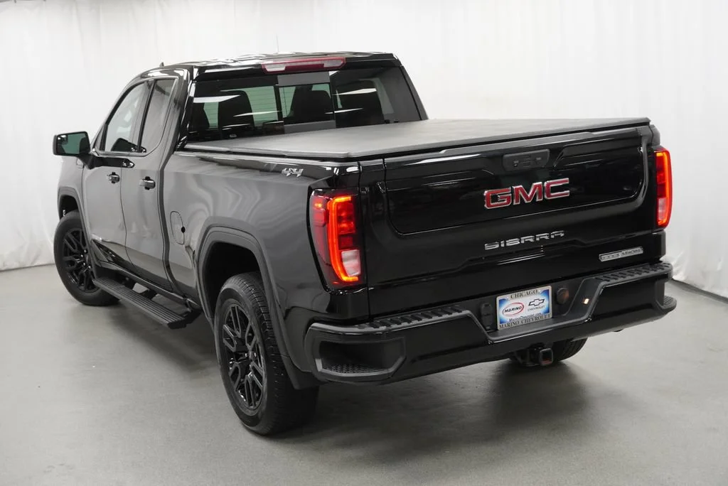 Used 2023 Onyx Black GMC Elevation image 39
