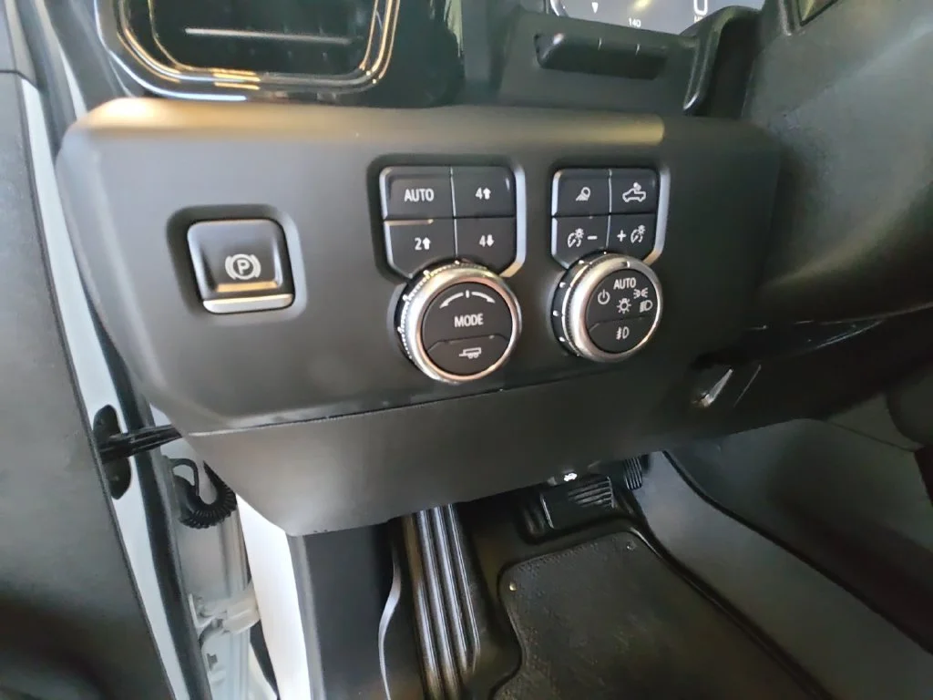 Used 2025 Summit White GMC AT4 image 26