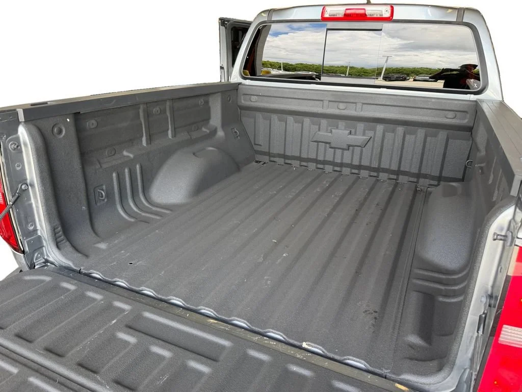 Used 2021 SATIN STEEL METALLIC Chevrolet 4WD LT image 27