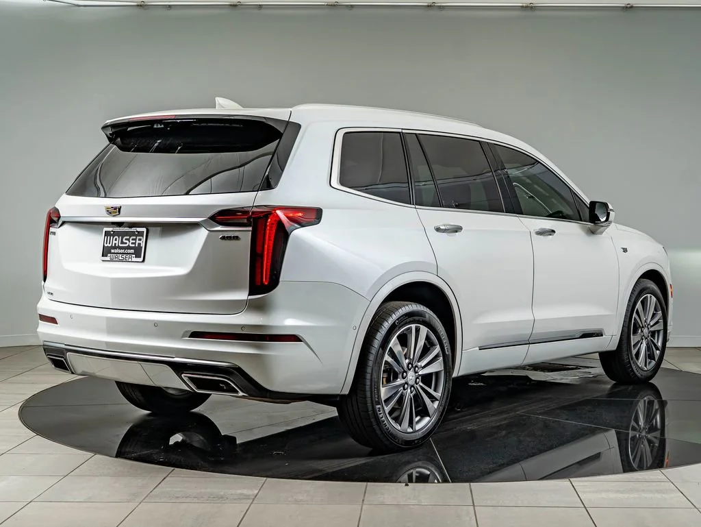 Used 2025 Crystal White Tricoat Cadillac Premium Luxury image 5