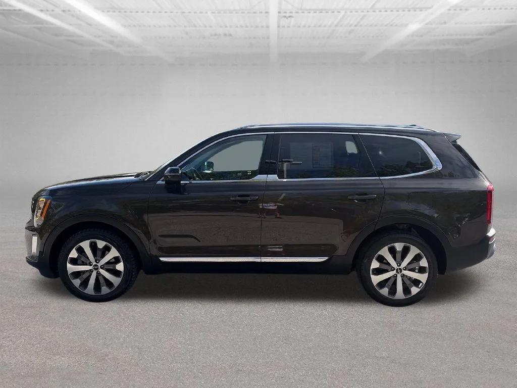 Used 2022 Moss Kia EX image 3