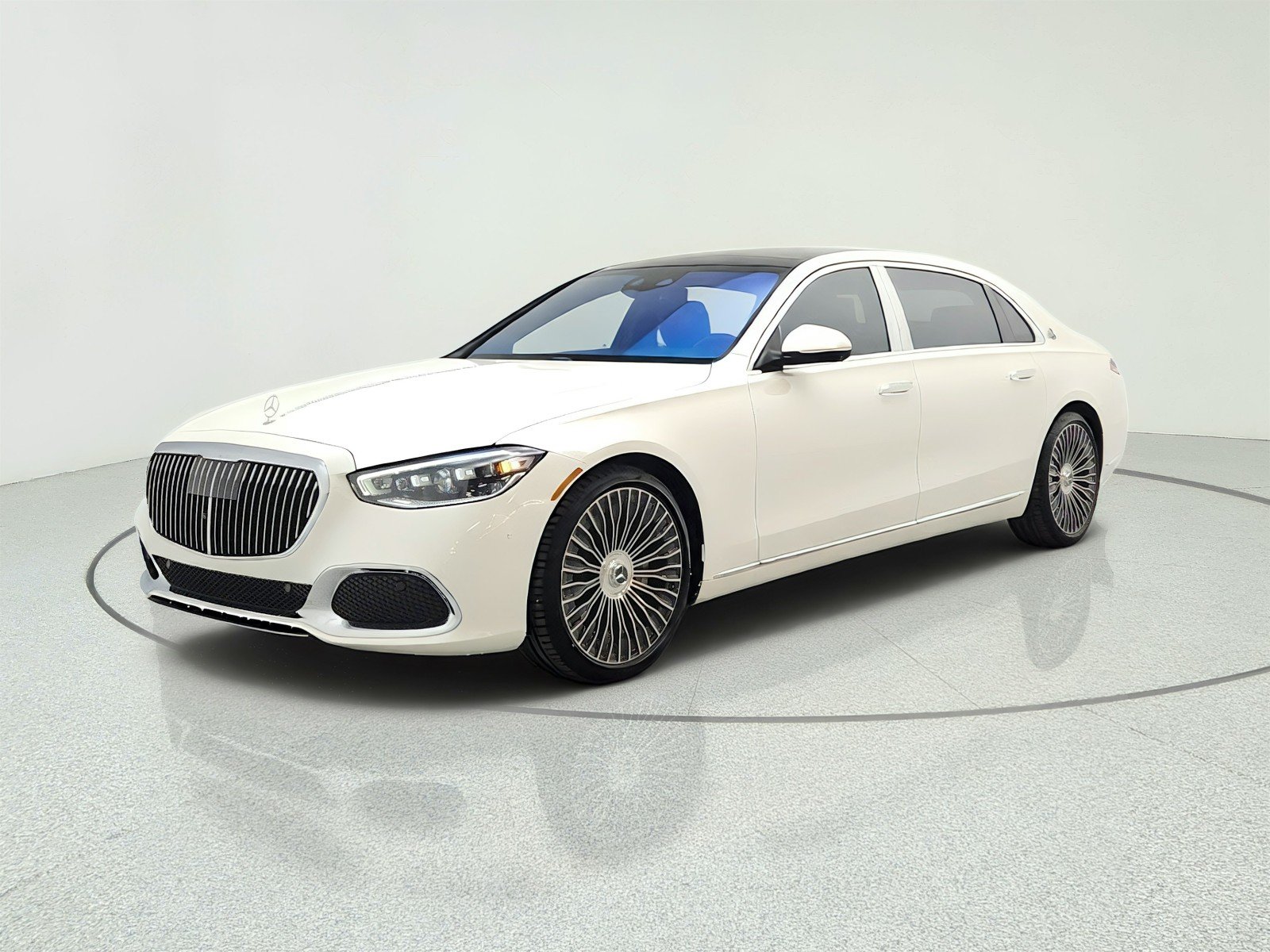 Certified Used 2022 MANUFAKTUR Diamond White Mercedes-Benz Maybach S 580 4MATIC® Sedan image 1