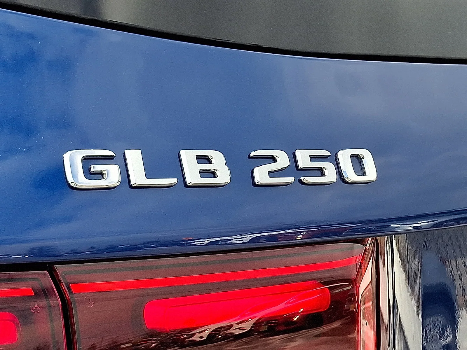 Certified Used 2026 Starling Blue Metallic   970 Mercedes-Benz GLB 250 image 16