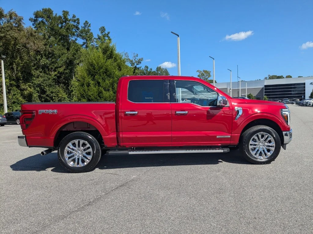 Used 2025 Red Ford Lariat image 3