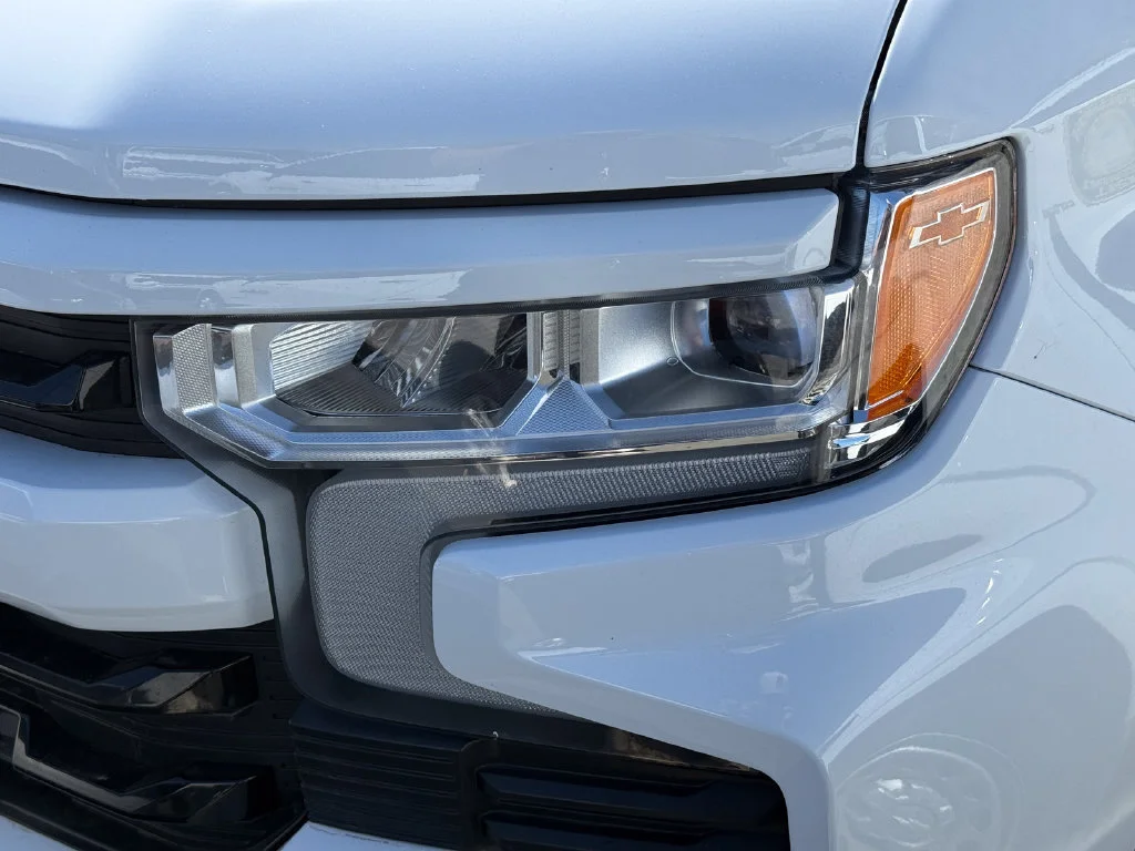 Used 2023 SUMMIT WHITE Chevrolet RST image 4