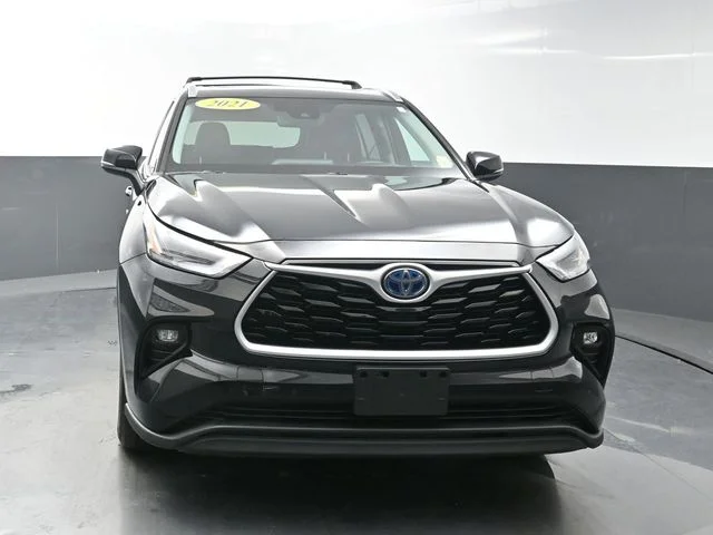 Used 2021 Black Toyota XLE image 2