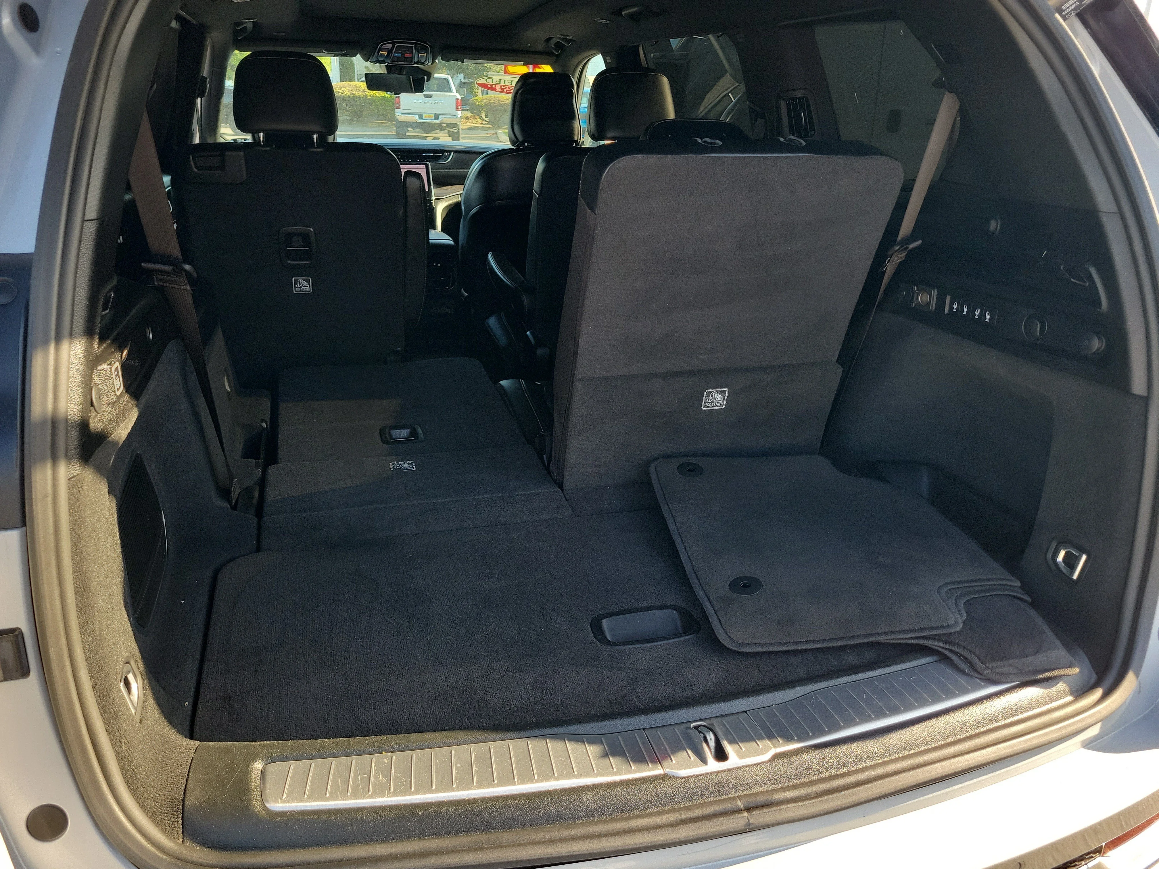 Certified Used 2022 Silver Jeep Overland image 29