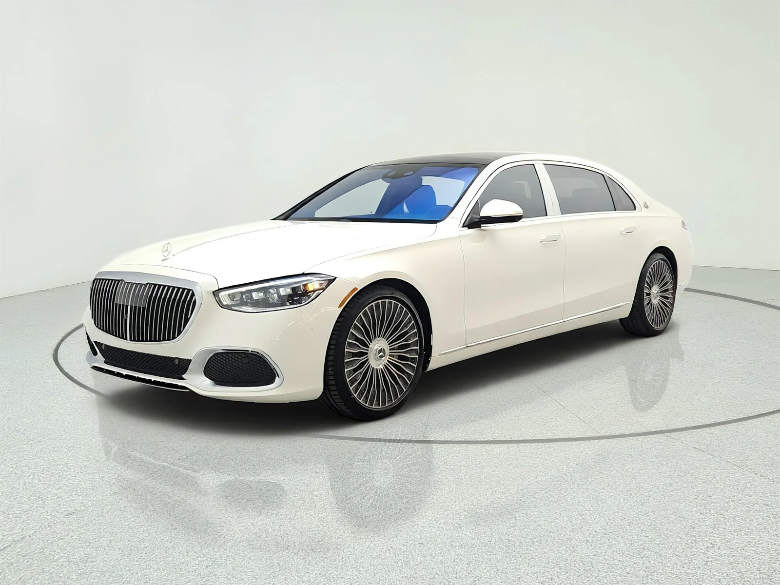 Certified Used 2022 MANUFAKTUR Diamond White Mercedes-Benz Maybach S 580 4MATIC® Sedan image 1