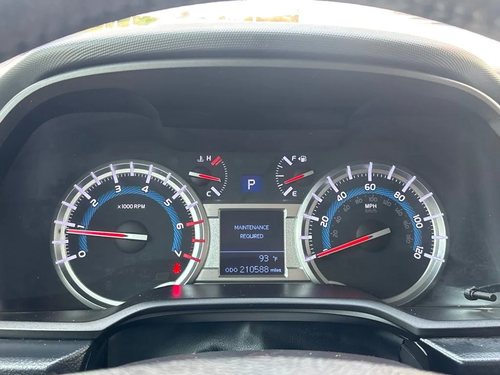 Used 2015 Red Toyota SR5 image 20