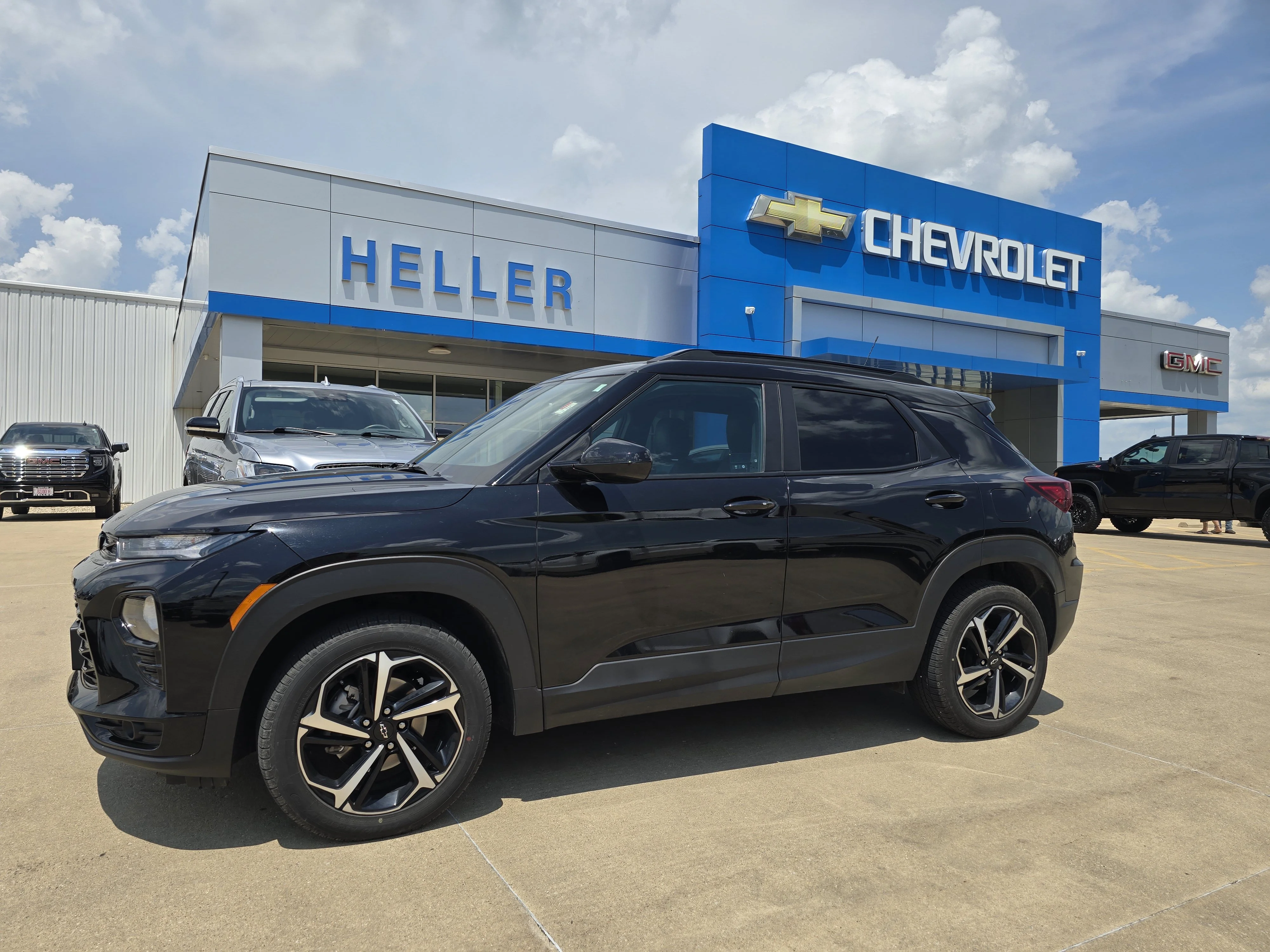 Used 2022 Mosaic Black Metallic Chevrolet RS image 3