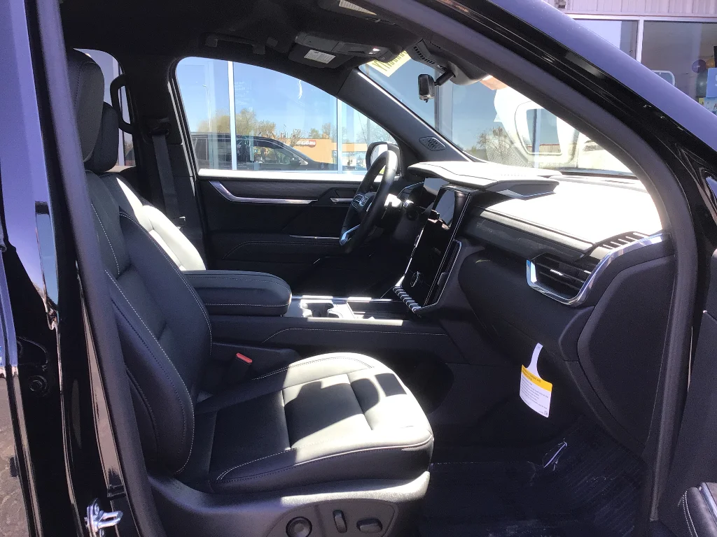 New 2026 Ebony Twilight Metallic GMC Elevation image 6