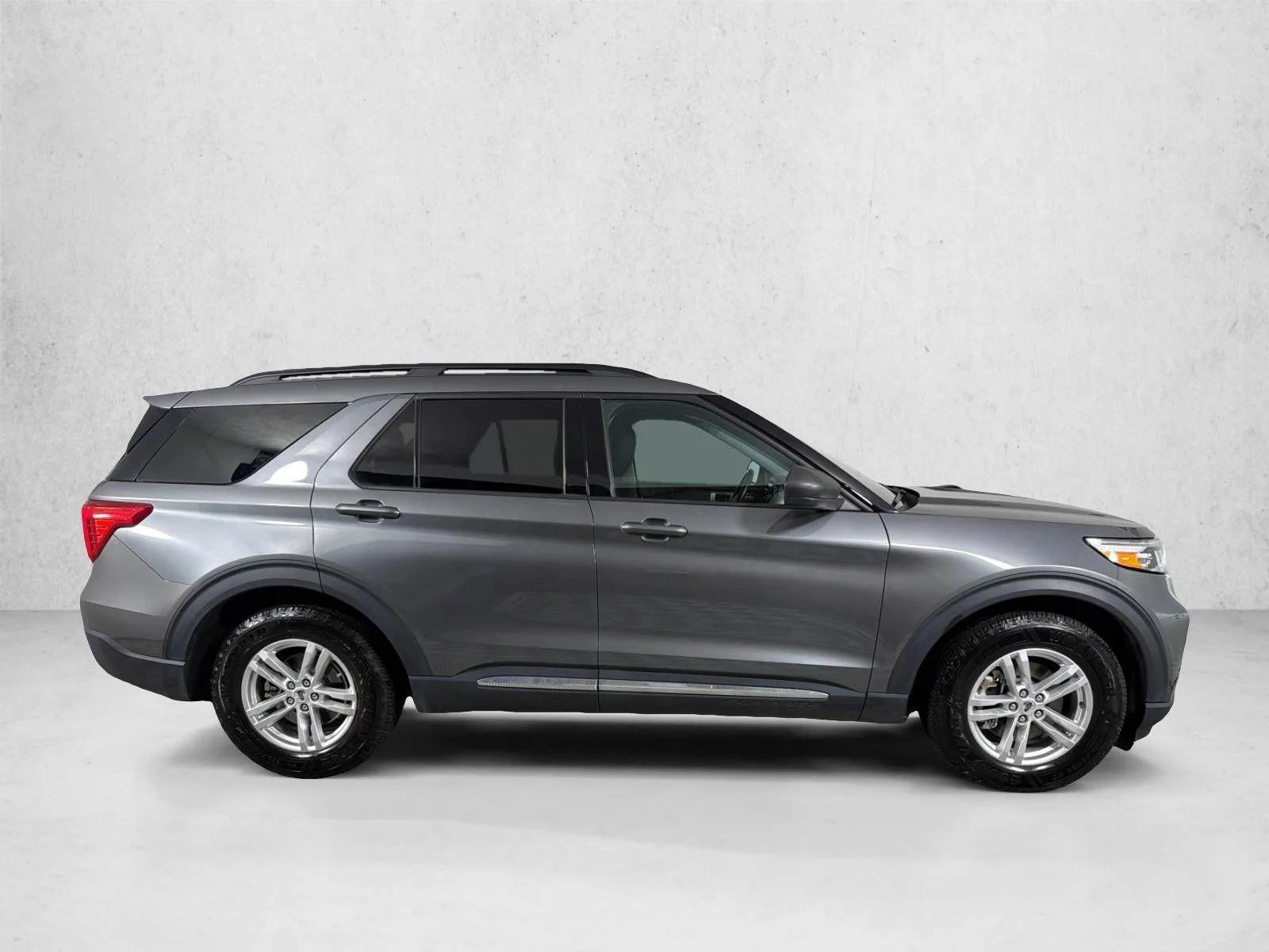 Used 2023 Carbonized Gray Metallic Ford XLT image 2