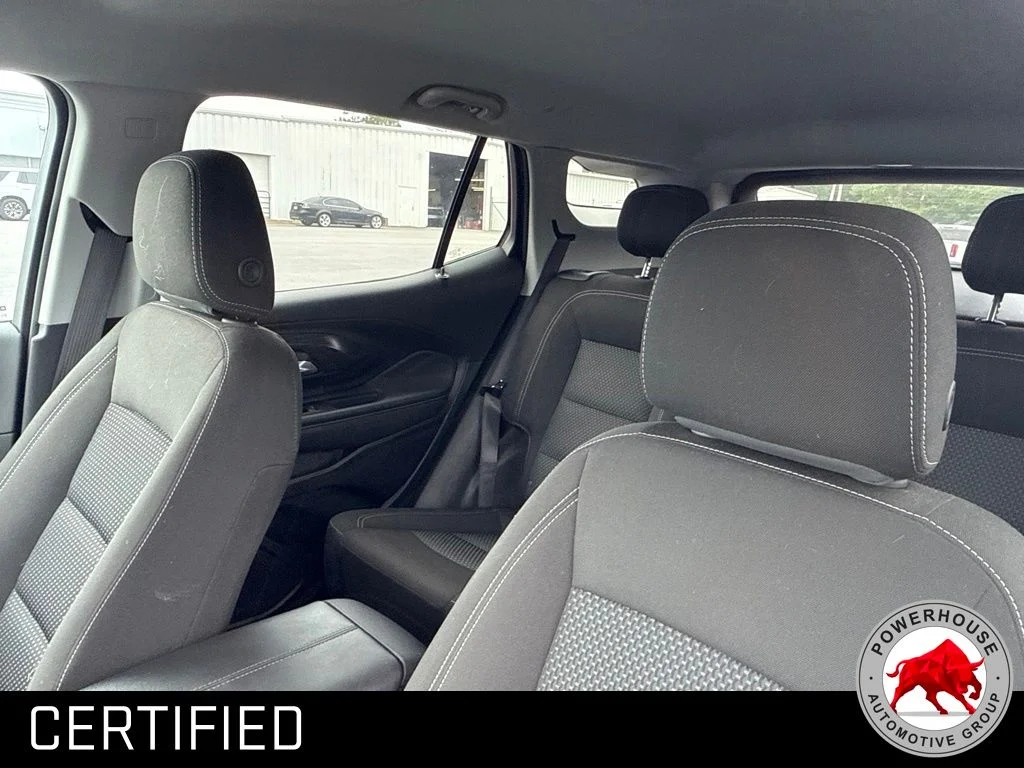 Used 2024 White GMC SLE image 7