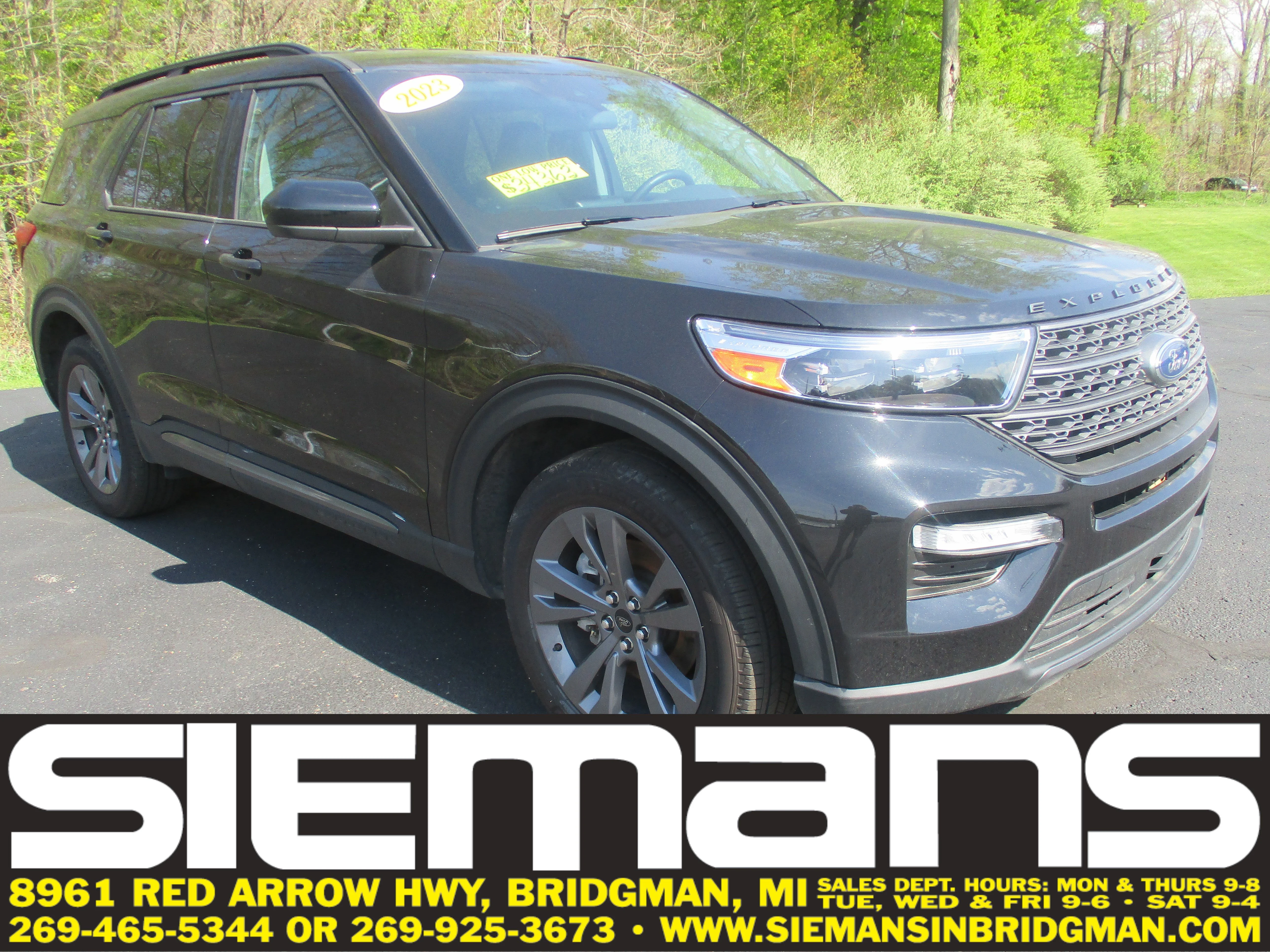 2023 Ford Explorer XLT 4WD's photo