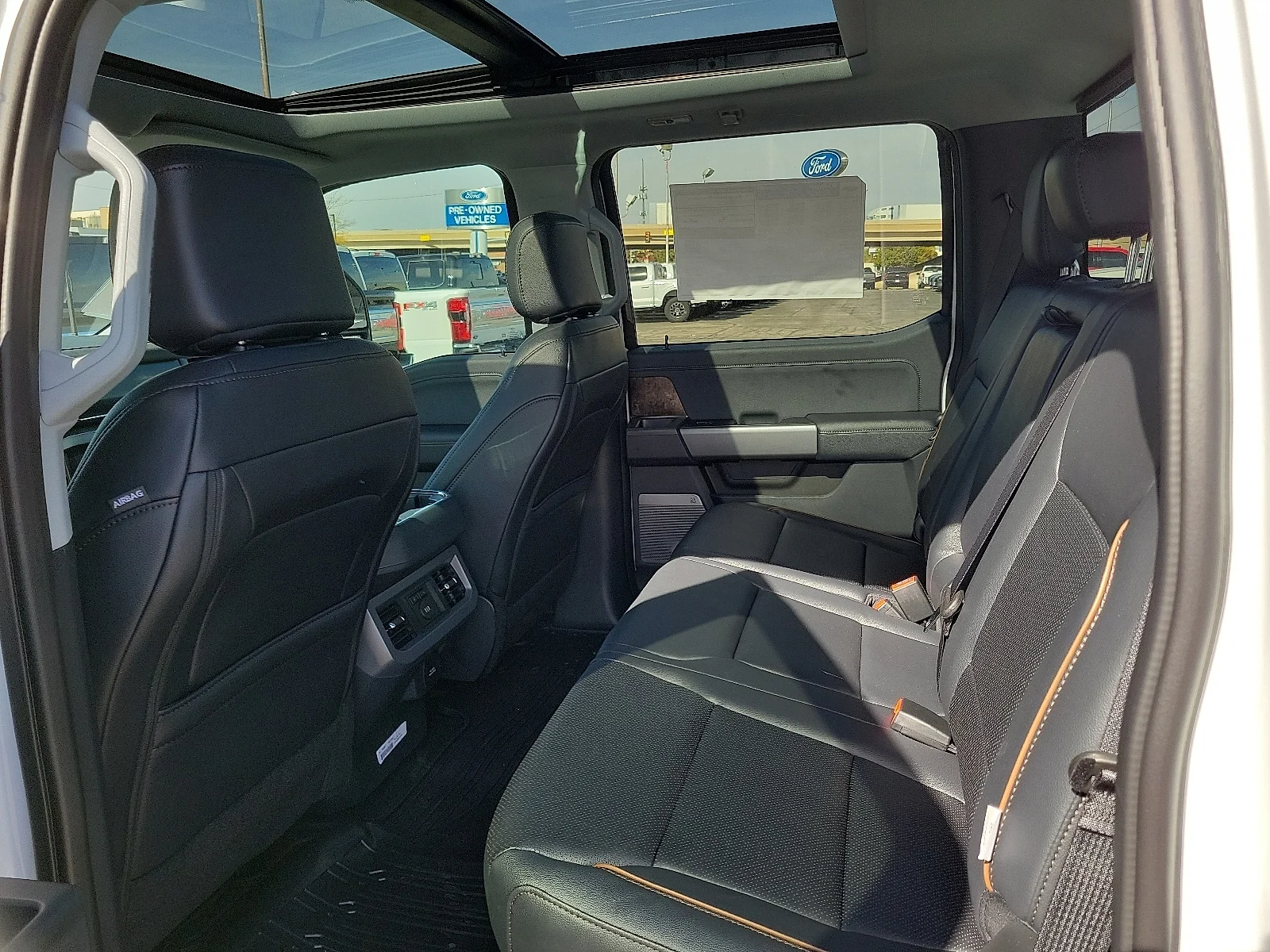 New 2026 Oxford White Ford F-350&reg; Lariat&reg; image 9