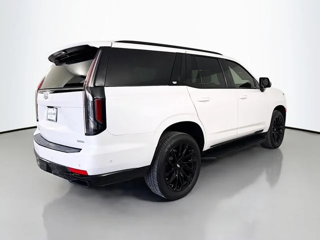 Used 2022 White Cadillac Sport image 5