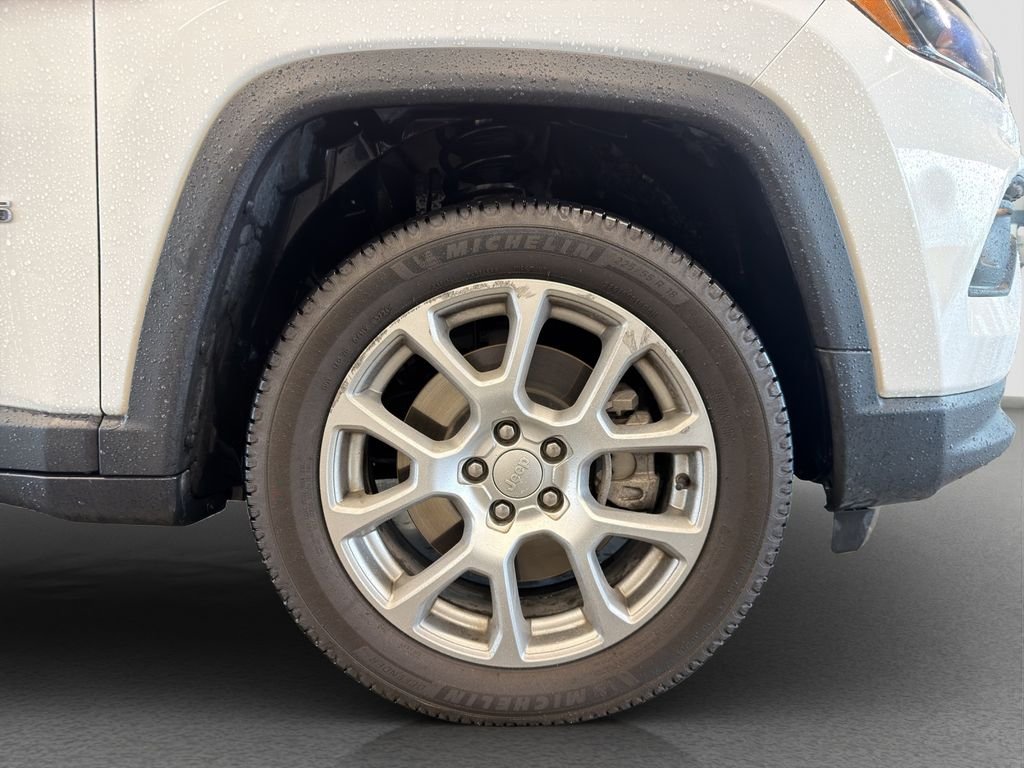Used 2023 White Jeep Latitude Lux image 22