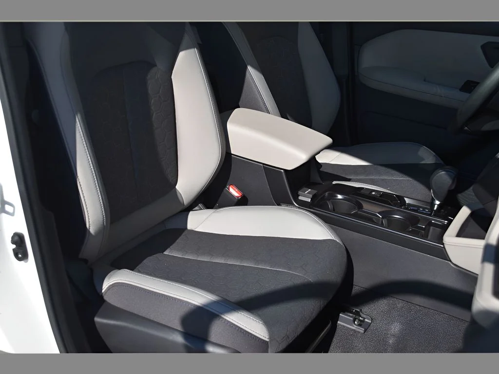 New 2026 CRYSTAL WHITE PEARL Subaru Standard Model image 25