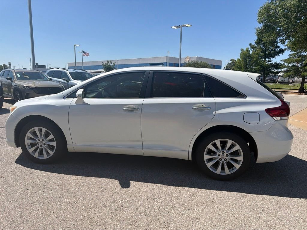 Used 2013 White Toyota XLE image 8