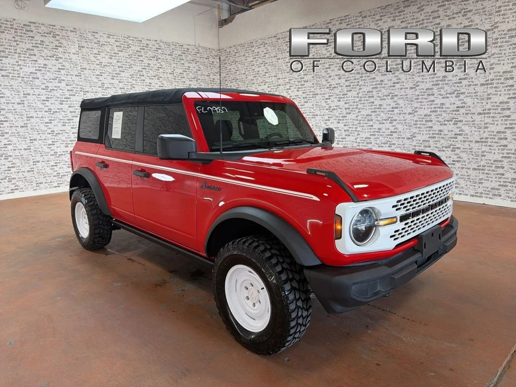 Used 2023 Red Ford Base image 1