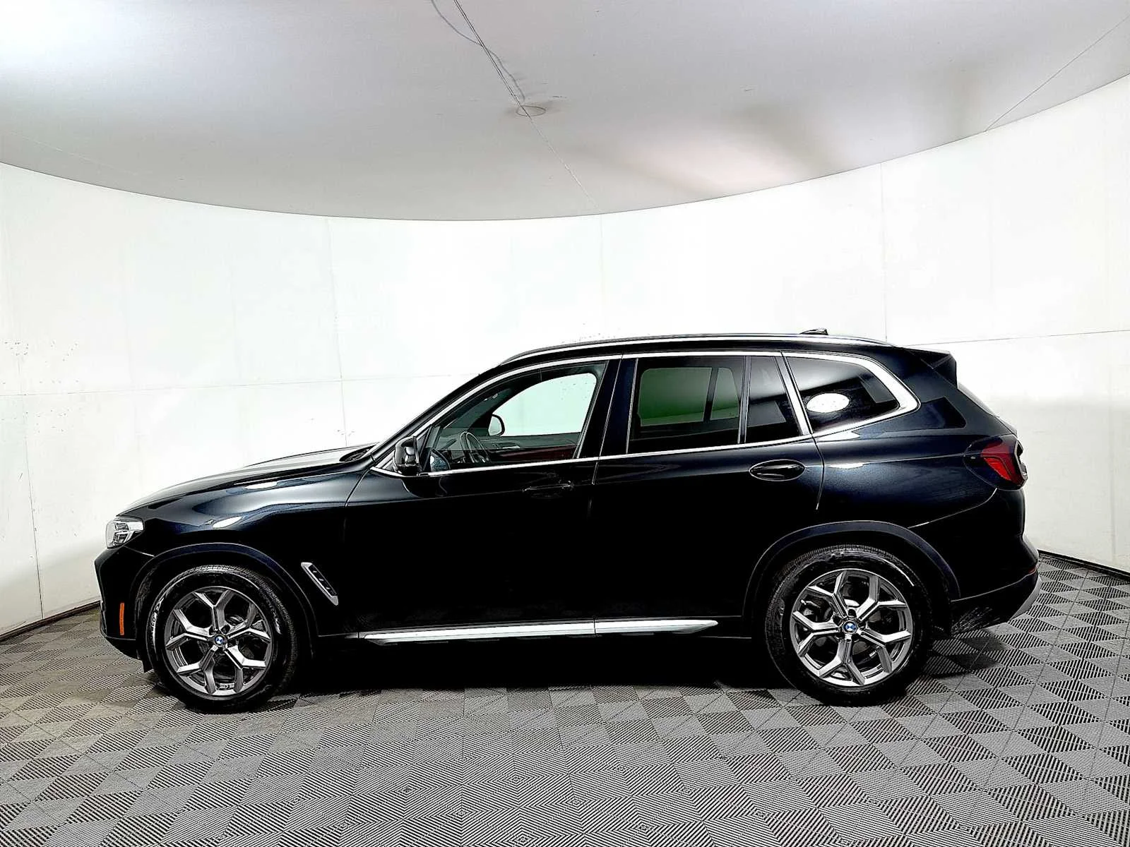 Certified Used 2023 Black Sapphire Metallic BMW xDrive30i image 4
