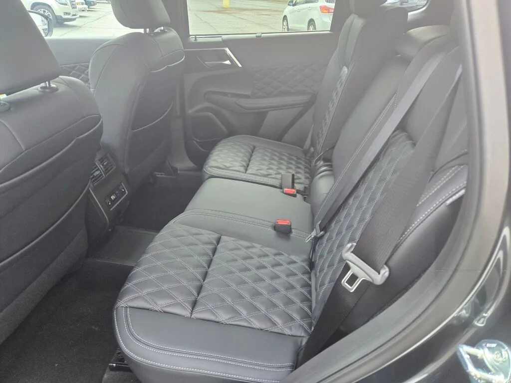 2025 Mitsubishi Outlander Plug-in Hybrid SEL - Photo 14
