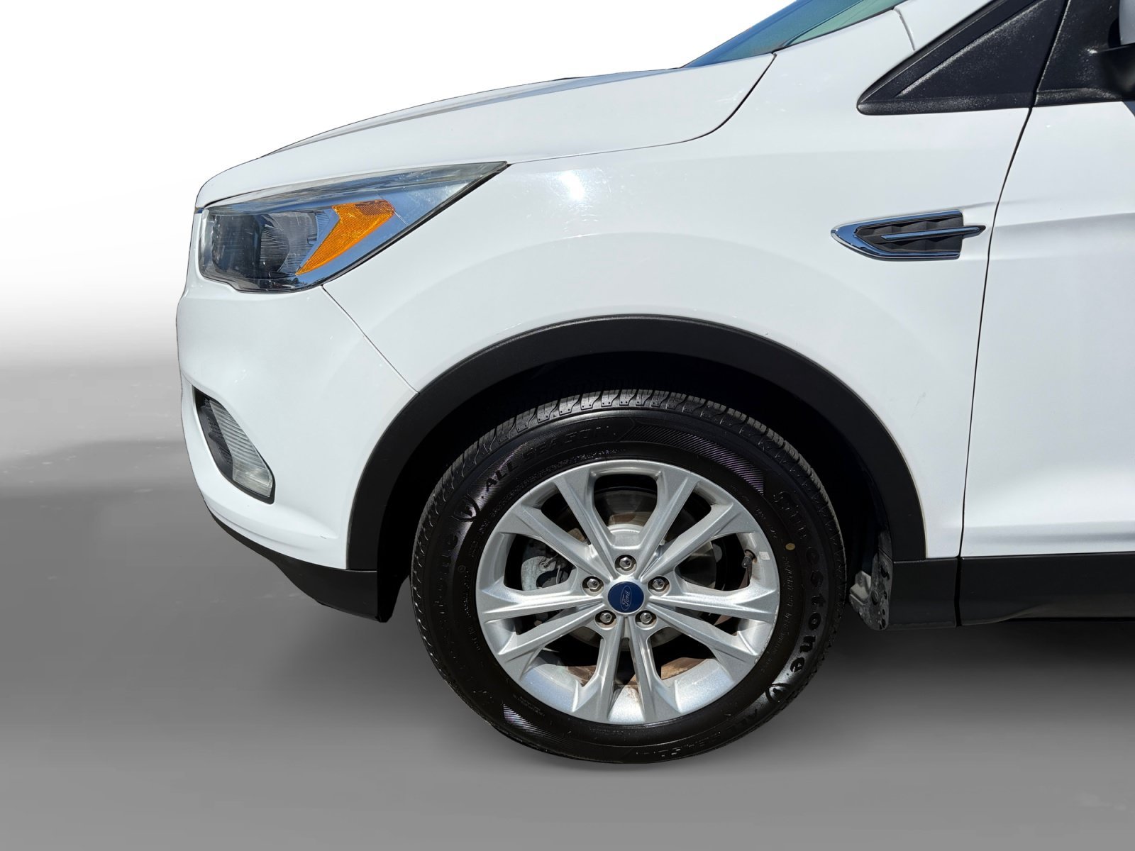 Used 2018 Oxford White Ford SE image 9
