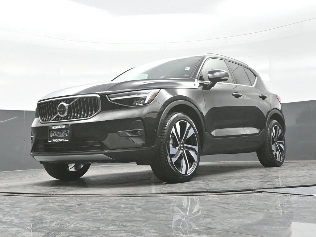 Certified Used 2025 Onyx Black Volvo Plus image 25