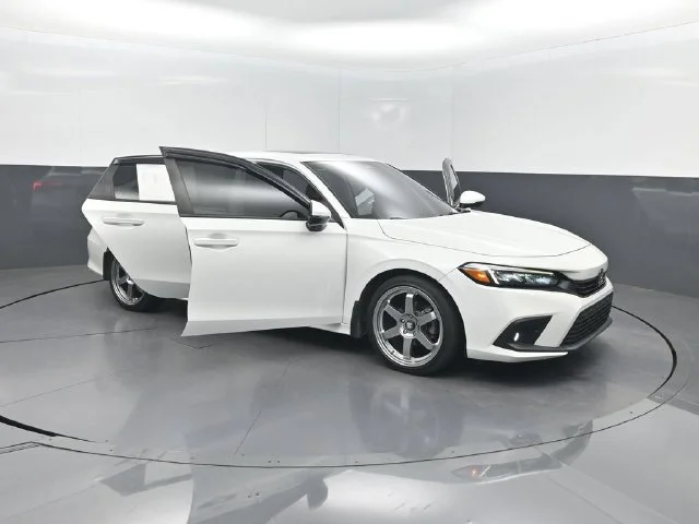 Used 2023 White Honda Touring image 35