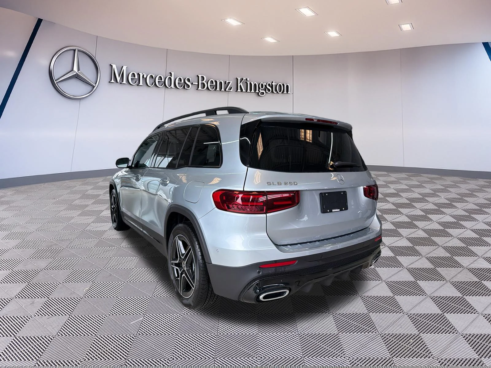 Used 2026 Silver Mercedes-Benz GLB 250 4MATIC SUV image 9