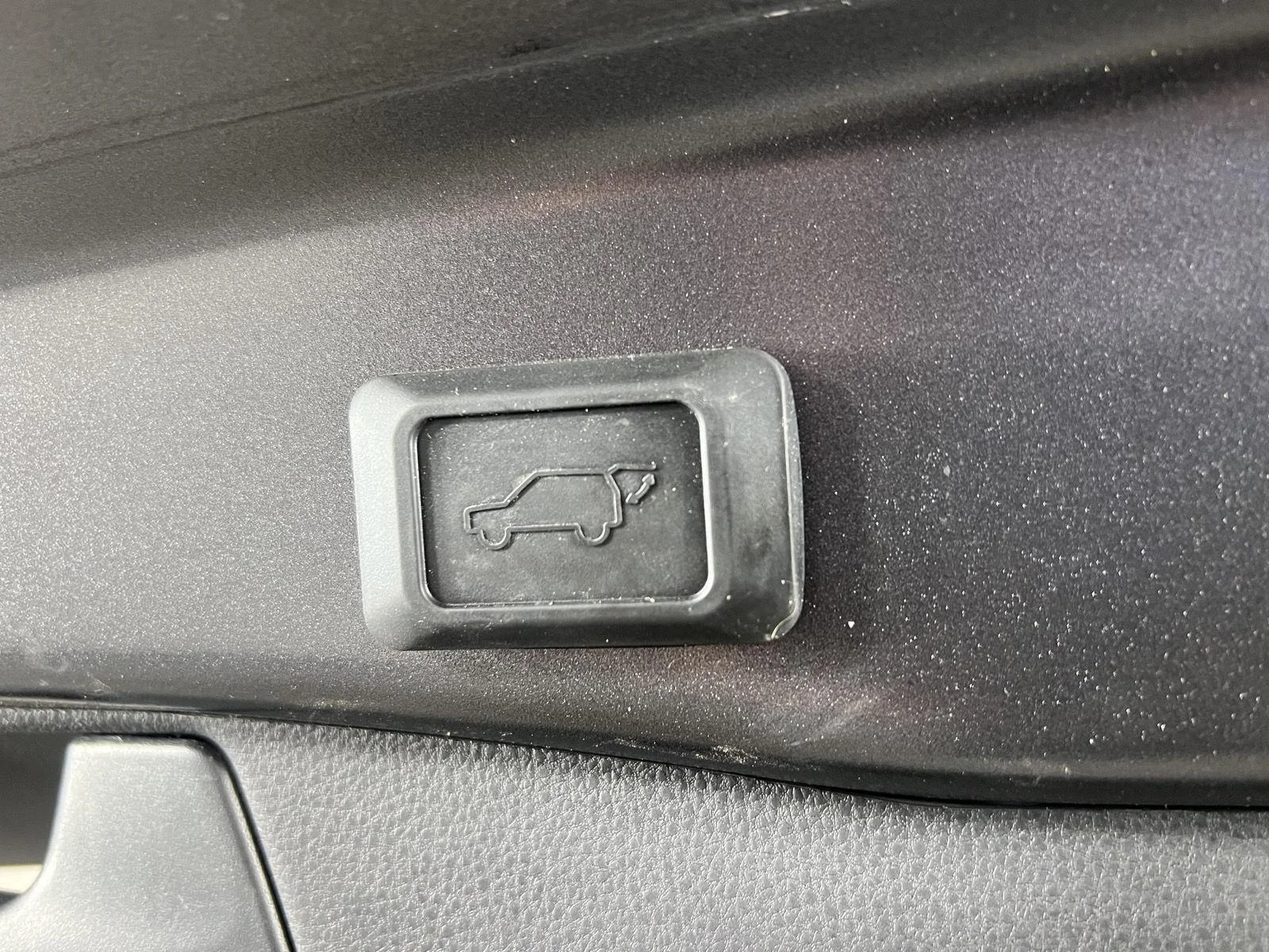 Used 2022  Toyota XLE image 44