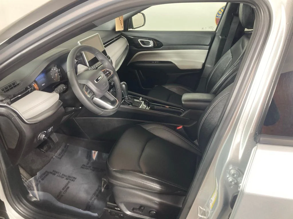 2025 Jeep Compass Limited - Photo 12